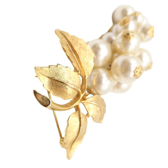 Vintage Gold Tone & Faux Pearl Large Grape Cluster Brooch MCM Mid Century - Picture 4 of 6